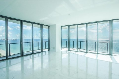 Снять в аренду кондоминиум в Санни-Айлс-Бич, Флорида 4 спальни, 463.77м2, № 1983760 - фото 6