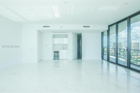 Снять в аренду кондоминиум в Санни-Айлс-Бич, Флорида 4 спальни, 463.77м2, № 1983760 - фото 7