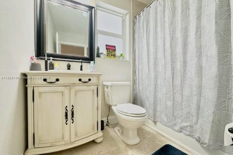 Снять в аренду виллу или дом в Майами, Флорида 4 спальни, 268.02м2, № 1942082 - фото 14