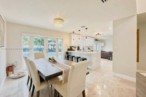 Снять в аренду виллу или дом в Майами, Флорида 4 спальни, 268.02м2, № 1942082 - фото 9