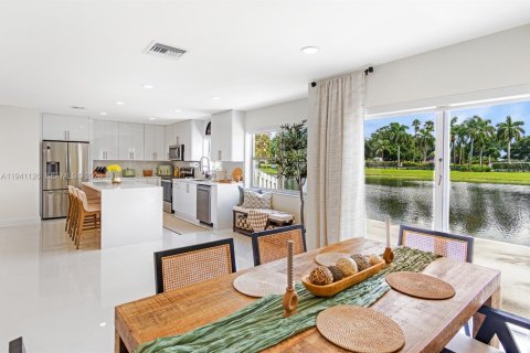 Villa ou maison à vendre à Miramar, Floride: 3 chambres, 160.35 m2 № 1999655 - photo 5