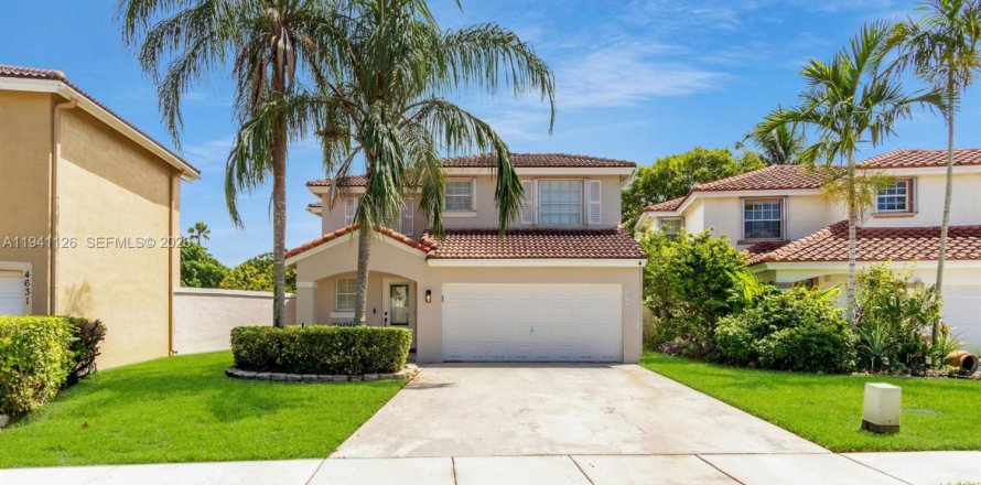 Villa ou maison à Miramar, Floride 3 chambres, 160.35 m2 № 1999655