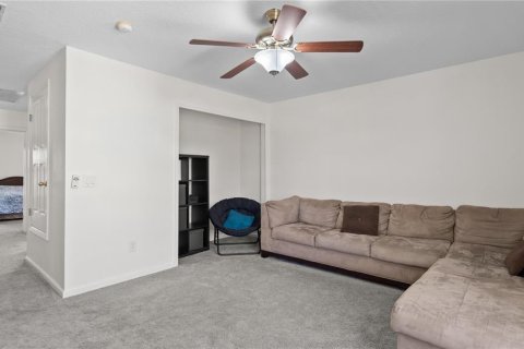 House in Orlando, Florida 5 bedrooms, 255.11 sq.m. № 2338838 - photo 17
