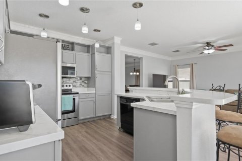 House in Orlando, Florida 5 bedrooms, 255.11 sq.m. № 2338838 - photo 12
