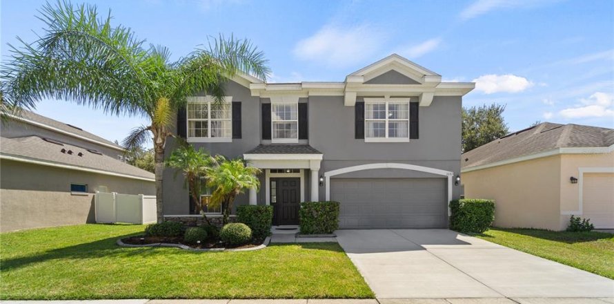 House in Orlando, Florida 5 bedrooms, 255.11 sq.m. № 2338838