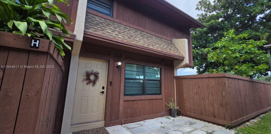 Casa en Miami, Florida 2 dormitorios, 123.56 m2 № 1842428