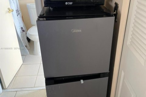 Villa ou maison à louer à Sunrise, Floride: 1 chambre № 2044845 - photo 10