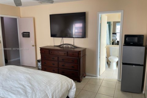 Villa ou maison à louer à Sunrise, Floride: 1 chambre № 2044845 - photo 9