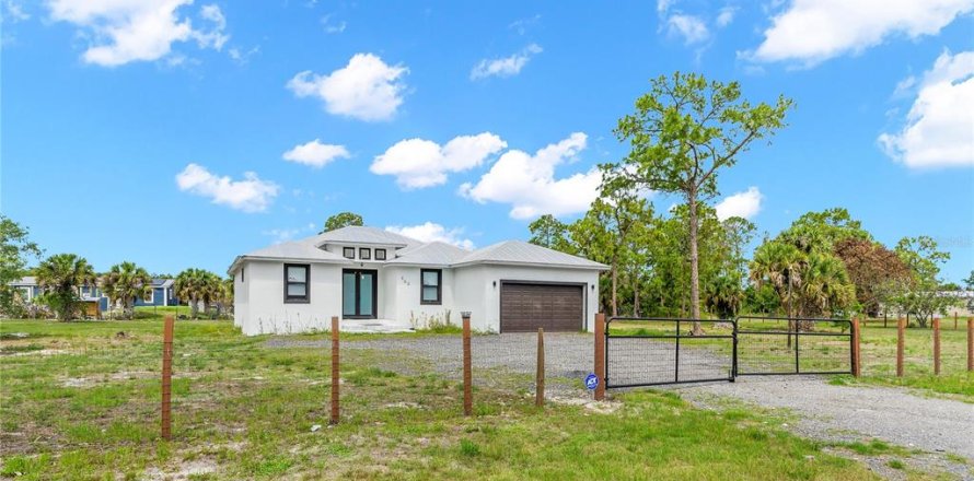 Casa en Clewiston, Florida 4 dormitorios, 232.26 m2 № 2212702