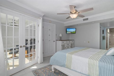 Condo in Port Richey, Florida, 2 bedrooms  № 2396330 - photo 25