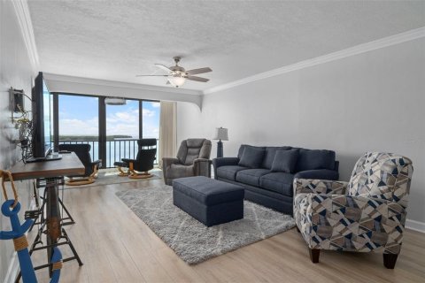 Condo in Port Richey, Florida, 2 bedrooms  № 2396330 - photo 5