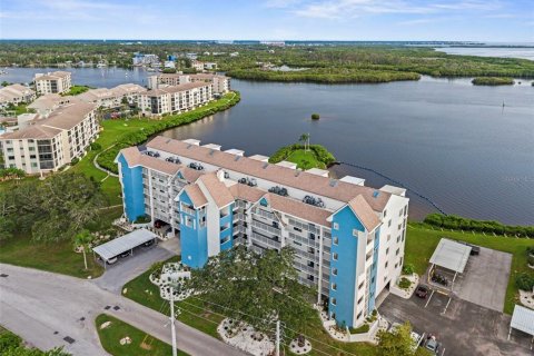 Condo in Port Richey, Florida, 2 bedrooms  № 2396330