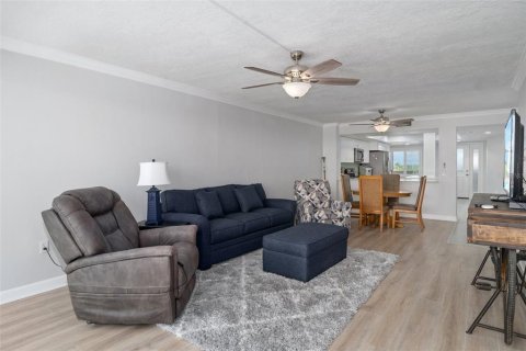Condo in Port Richey, Florida, 2 bedrooms  № 2396330 - photo 10