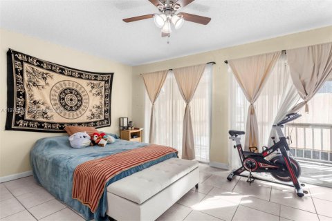 Touwnhouse à louer à Kendall, Floride: 2 chambres, 134.71 m2 № 2047199 - photo 13