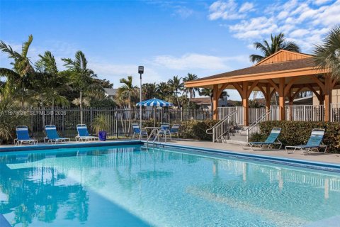 Touwnhouse à louer à Kendall, Floride: 2 chambres, 134.71 m2 № 2047199 - photo 23