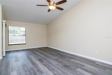 House in Brandon, Florida 4 bedrooms, 180.97 sq.m. № 1856128 - photo 10