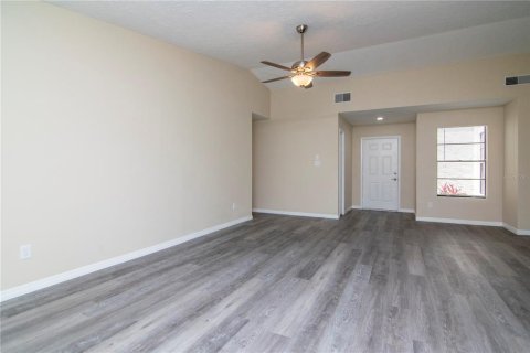 House in Brandon, Florida 4 bedrooms, 180.97 sq.m. № 1856128 - photo 8