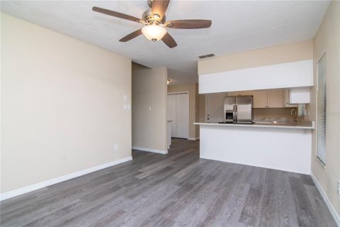 House in Brandon, Florida 4 bedrooms, 180.97 sq.m. № 1856128 - photo 14