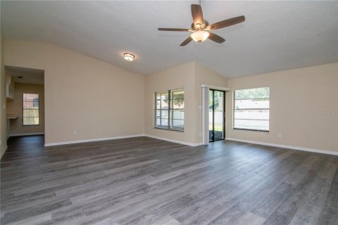 House in Brandon, Florida 4 bedrooms, 180.97 sq.m. № 1856128 - photo 5