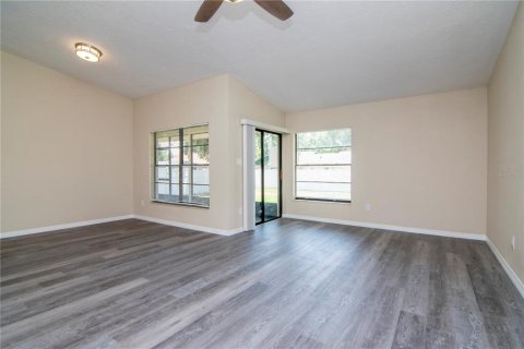 House in Brandon, Florida 4 bedrooms, 180.97 sq.m. № 1856128 - photo 6