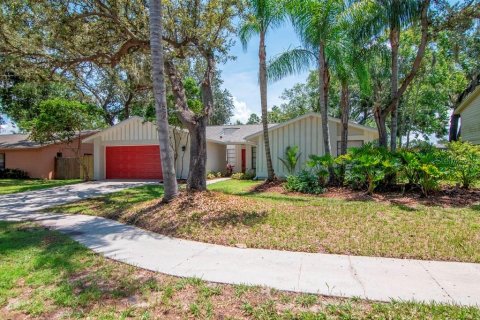 House in Brandon, Florida 4 bedrooms, 180.97 sq.m. № 1856128 - photo 2