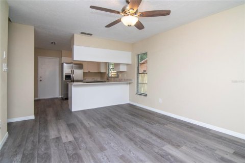 House in Brandon, Florida 4 bedrooms, 180.97 sq.m. № 1856128 - photo 13