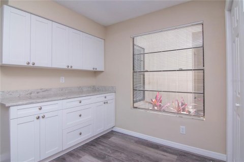 House in Brandon, Florida 4 bedrooms, 180.97 sq.m. № 1856128 - photo 19
