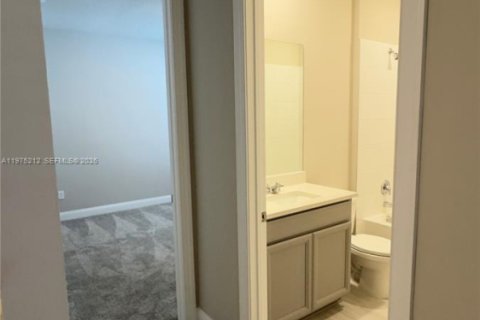 Casa en venta en Port St. Lucie, Florida, 3 dormitorios, 153.66 m2 № 2174910 - foto 10