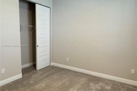 Casa en venta en Port St. Lucie, Florida, 3 dormitorios, 153.66 m2 № 2174910 - foto 16