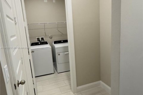 Casa en venta en Port St. Lucie, Florida, 3 dormitorios, 153.66 m2 № 2174910 - foto 17
