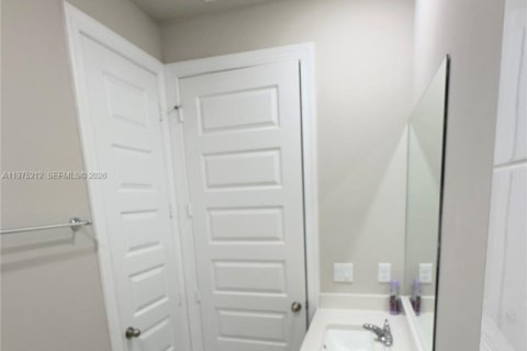 Casa en venta en Port St. Lucie, Florida, 3 dormitorios, 153.66 m2 № 2174910 - foto 13