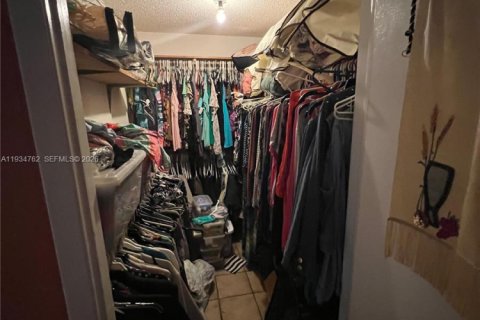 Casa en venta en Miami, Florida, 4 dormitorios, 190.64 m2 № 1995069 - foto 5