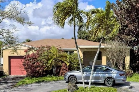 Casa en Miami, Florida 4 dormitorios, 190.64 m2 № 1995069