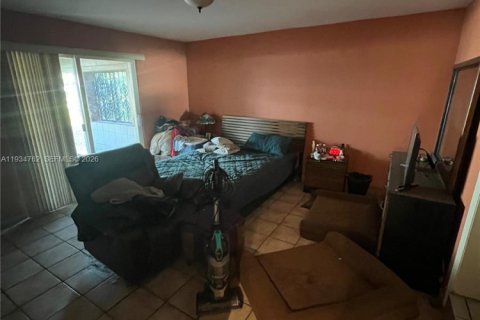 Casa en venta en Miami, Florida, 4 dormitorios, 190.64 m2 № 1995069 - foto 4