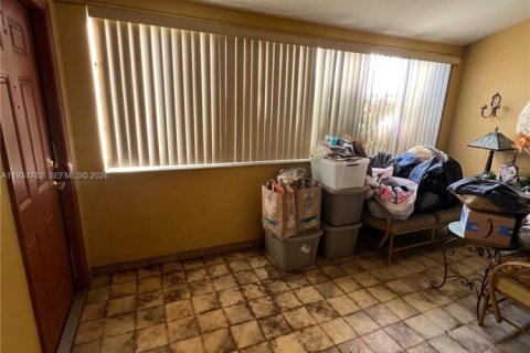 Casa en venta en Miami, Florida, 4 dormitorios, 190.64 m2 № 1995069 - foto 6