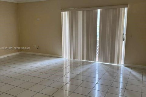 Condo in Miami, Florida, 1 bedroom  № 2065881 - photo 14