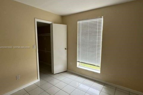 Condo in Miami, Florida, 1 bedroom  № 2065881 - photo 6
