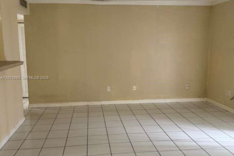 Condo in Miami, Florida, 1 bedroom  № 2065881 - photo 13