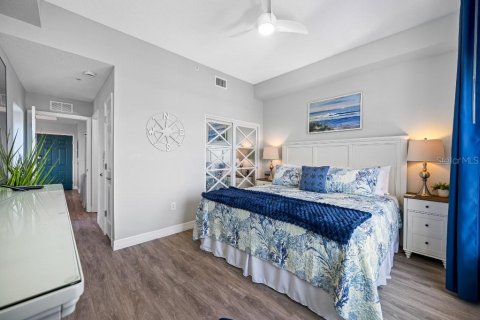 Condo in Madeira Beach, Florida, 2 bedrooms  № 2393884 - photo 7