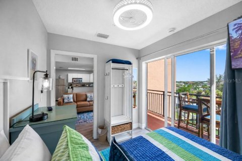 Condo in Madeira Beach, Florida, 2 bedrooms  № 2393884 - photo 14