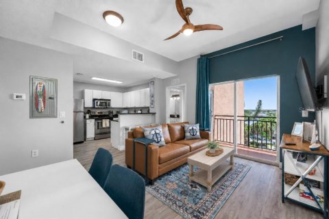Condo in Madeira Beach, Florida, 2 bedrooms  № 2393884 - photo 3