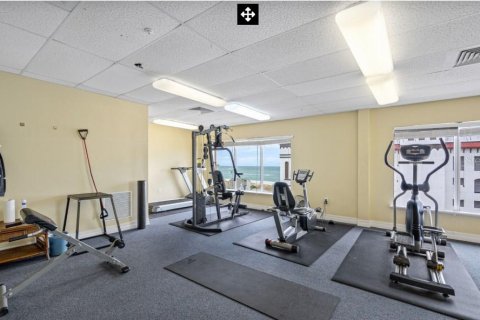 Condo in Madeira Beach, Florida, 2 bedrooms  № 2393884 - photo 19