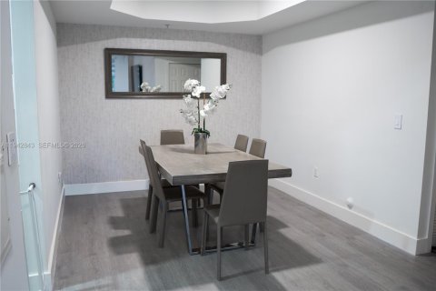 Appartement à louer à Doral, Floride: 3 chambres, 118.08 m2 № 1999172 - photo 2