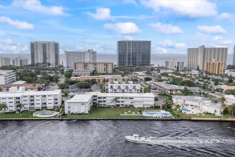 Condo in Pompano Beach, Florida, 1 bedroom  № 2086481