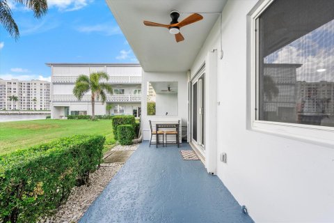 Condo in Pompano Beach, Florida, 1 bedroom  № 2086481 - photo 12