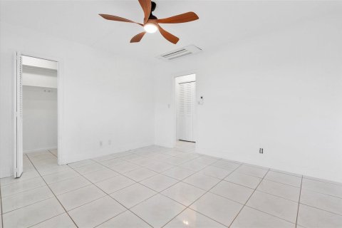 Condo in Pompano Beach, Florida, 1 bedroom  № 2086481 - photo 8