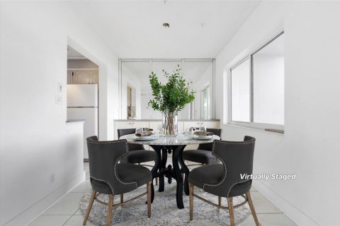 Condo in Pompano Beach, Florida, 1 bedroom  № 2086481 - photo 4