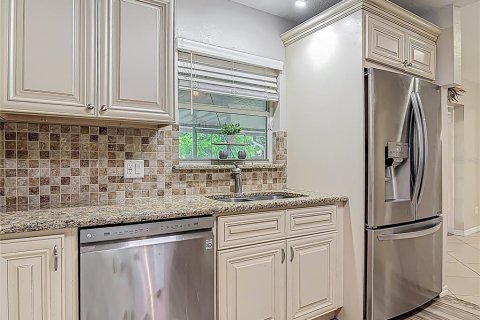 House in Edgewater, Florida 3 bedrooms, 138.7 sq.m. № 1630724 - photo 12
