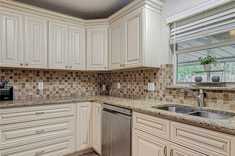 House in Edgewater, Florida 3 bedrooms, 138.7 sq.m. № 1630724 - photo 13
