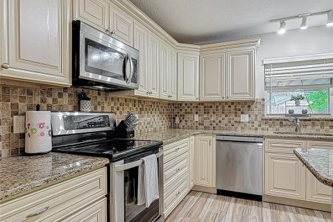 House in Edgewater, Florida 3 bedrooms, 138.7 sq.m. № 1630724 - photo 10
